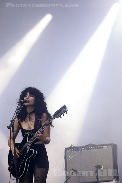 L.A. WITCH - 2023-05-28 - ANGERS - Le Chabada - Scene Reverberation - Sade Sanchez